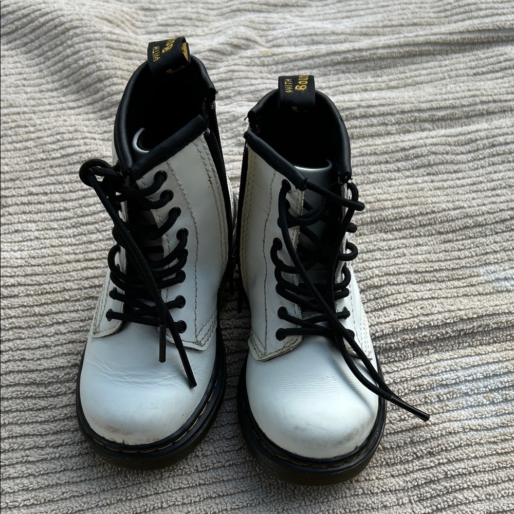 Dr . Martens Great Condition Kids White and Black Boots Size 8 US Side Zipper
